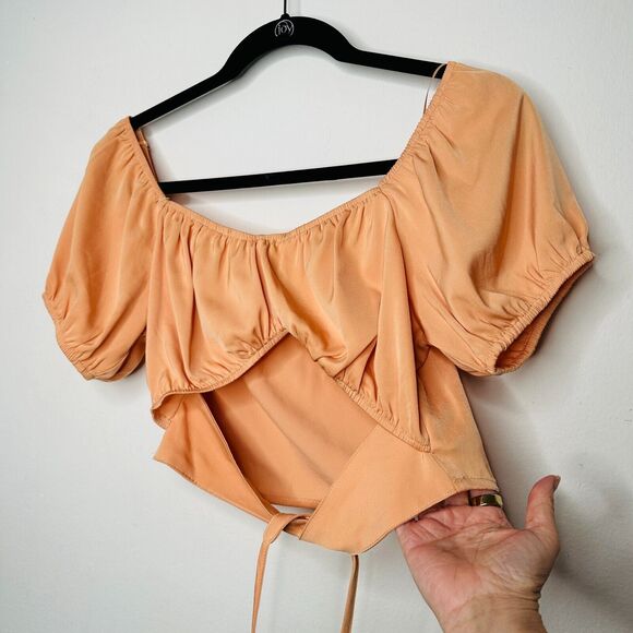 Le Lis Peach Puffed Short Sleeve Front Tie Elastic Neck Sleeve Crop Top L - Picture 3 of 15